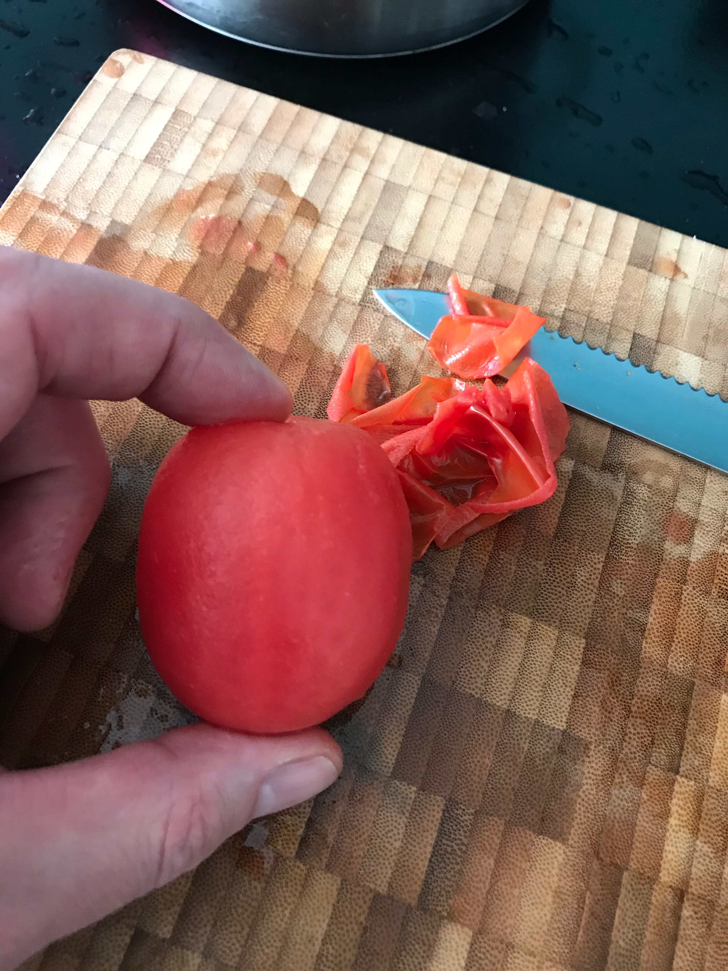 Tomaten ontvellen